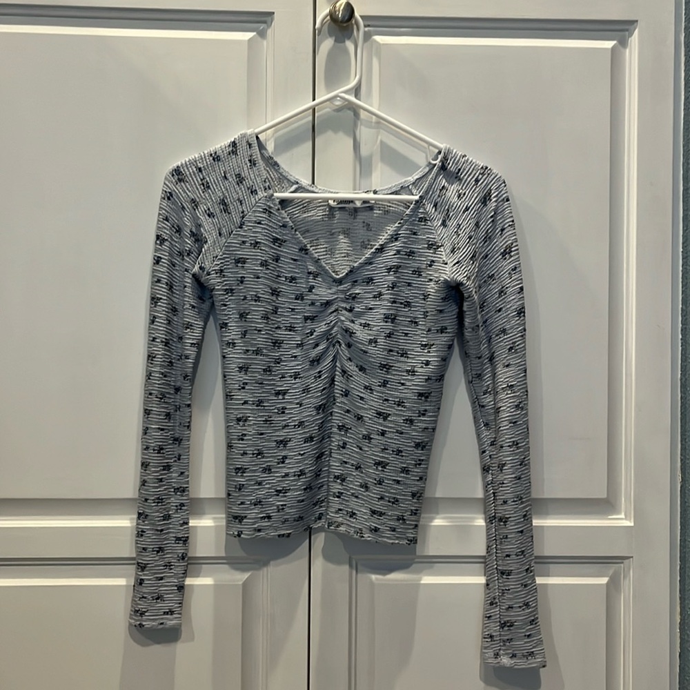 Hollister top